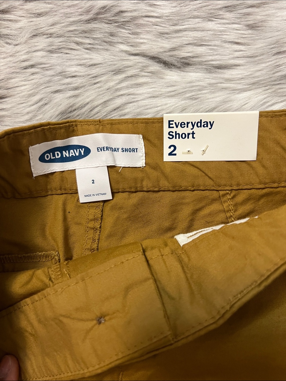 Old Navy Women's 5" Chino Shorts in Mustard Brown - Picture 2 of 8